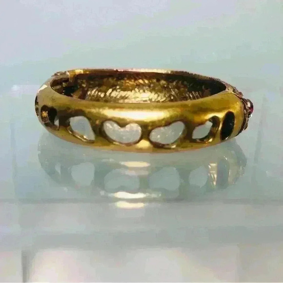 Vintage rhinestone and brass child’s bracelet. - Picture 2 of 3